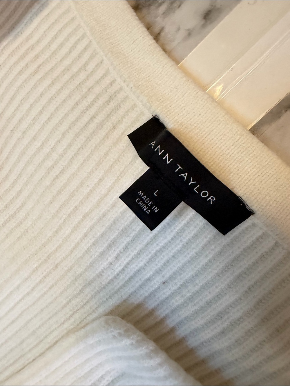 Ann Taylor Cream Ribbed Split-Neck top size L 49% cotton - Picture 2 of 7